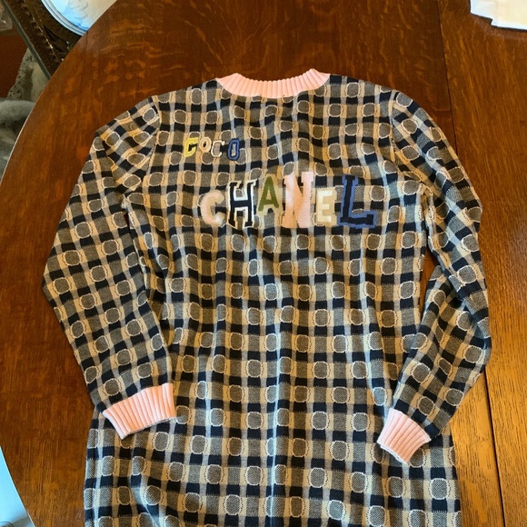 CHANEL CASHMERE PLAID POLKA DOT 2021 Autumn Rhinestone Buttons Logo 40 - Picture 6 of 16